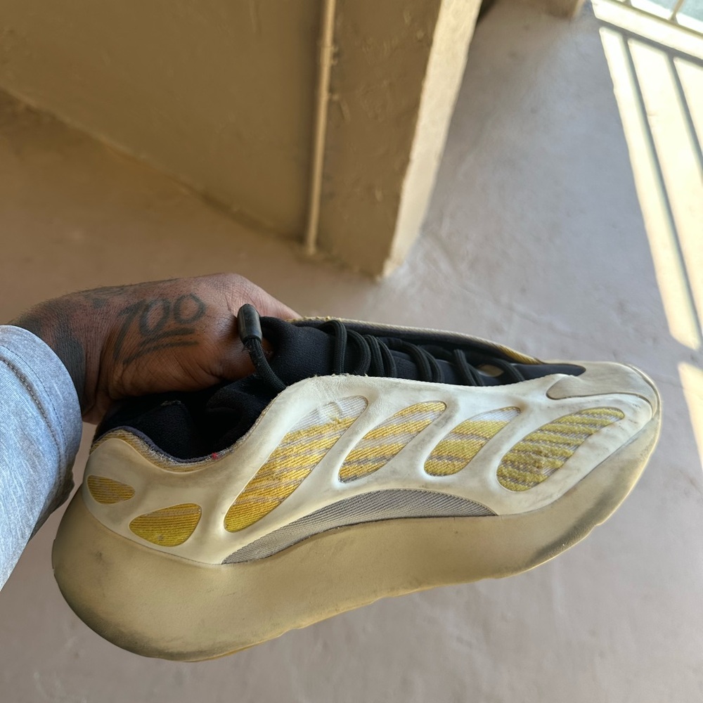 Yeezys 700 V3